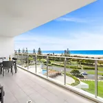 Kirra Beach